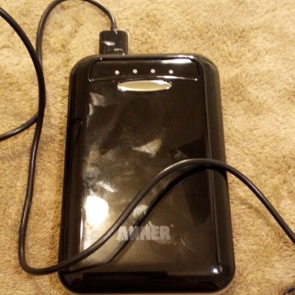 Anker Glossy Black Power Bank